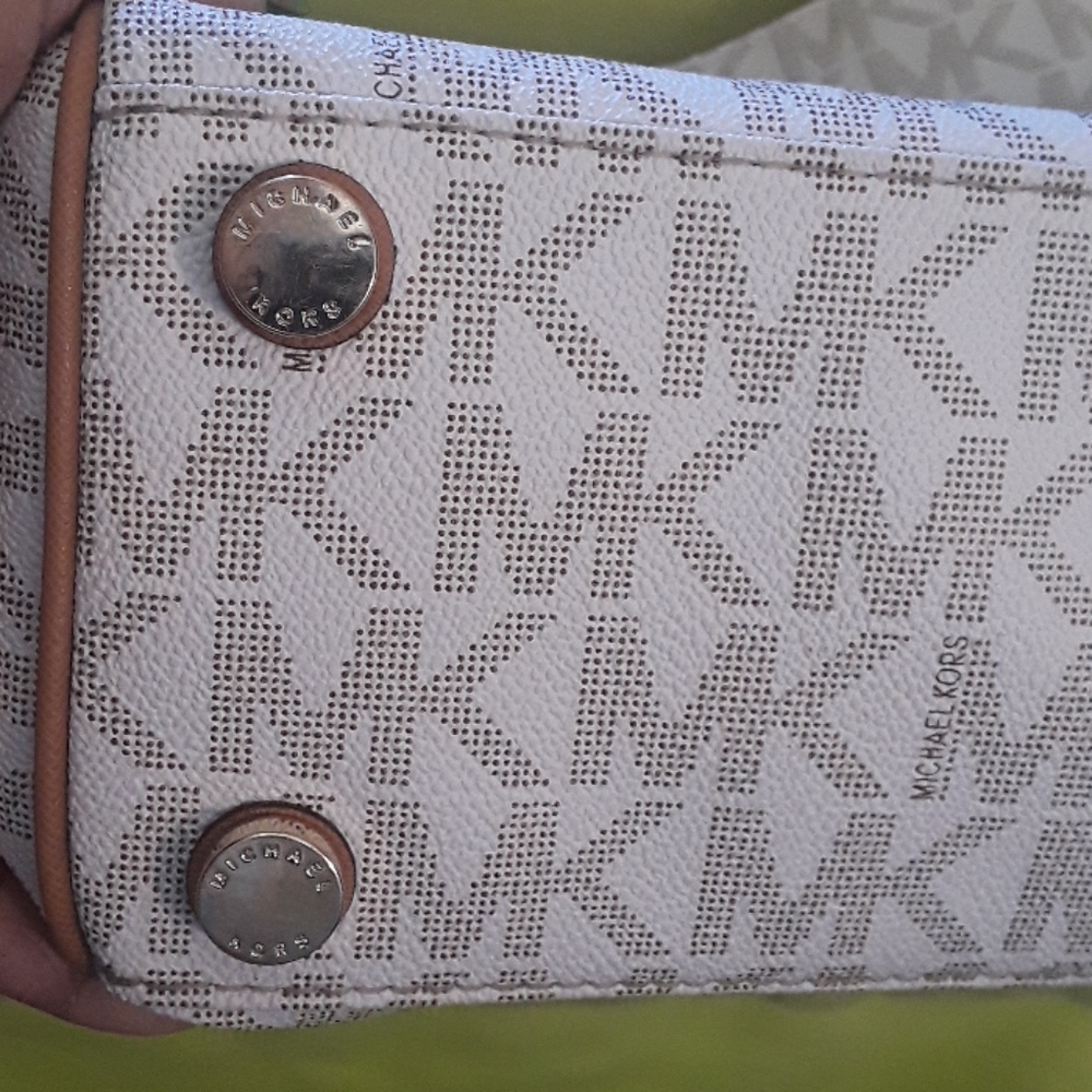 Handbag - Picture 3 of 4